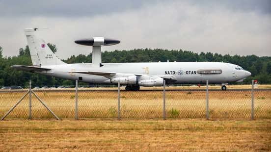 Mogelijk tweede start- en landingsbaan op Awacs-basis