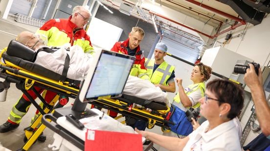 MUMC+ test rampenplan: tientallen gewonden na instorten mergelgrot tijdens rave party