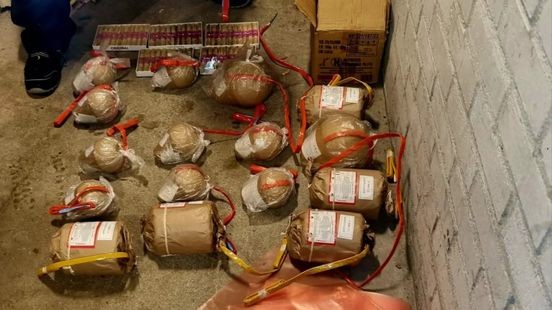 Huis bomvol vuurwerk in Nieuw-Bergen: tiener aangehouden