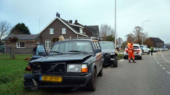 Vrouw gewond naar ziekenhuis na aanrijding in Weert