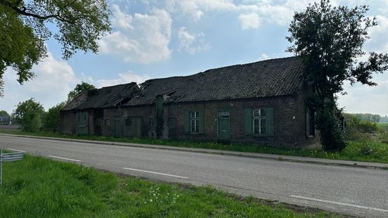 Castenrayse boerderij tegen de grond: plek voor 119 arbeidsmigranten