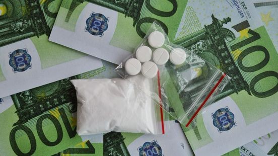 Harddrugs en vuurwapen gevonden bij inval in kamer Hoensbroek