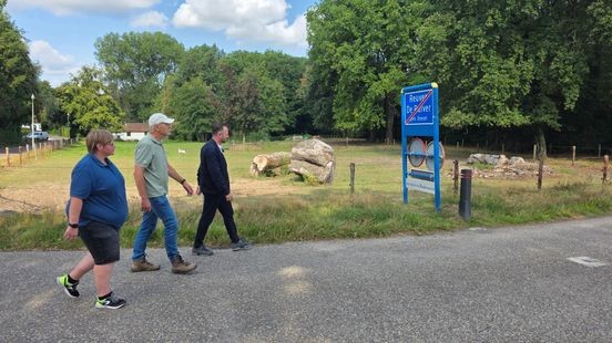 Nieuwe burgemeester maakt wandelend kennis met zijn inwoners