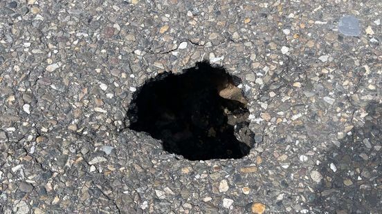 Gat in wegdek Weert blijkt sinkhole te zijn