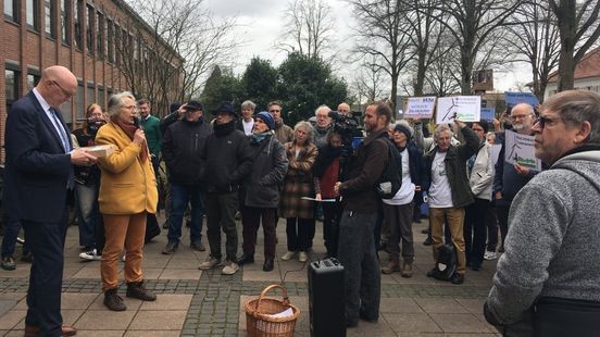 Demonstratie tegen Duits windmolenpark: 'Bomen kappen voor groene energie'