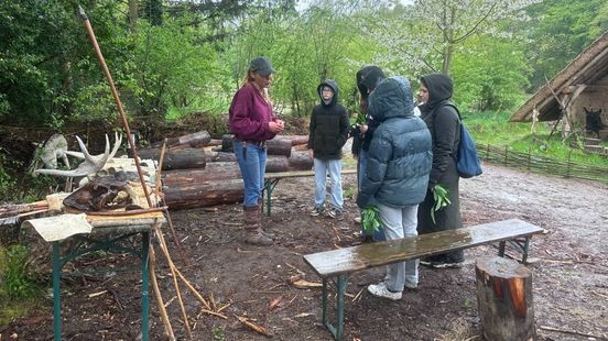 Leerlingen leren van het verleden in Moorveld
