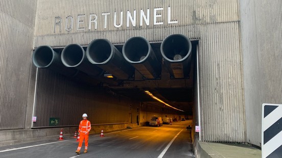 Vertraging verkeer door afsluiting A73-tunnels valt mee