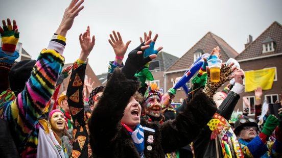 Ondanks extra inzet zitten bussen toch overvol met carnavalsvierders