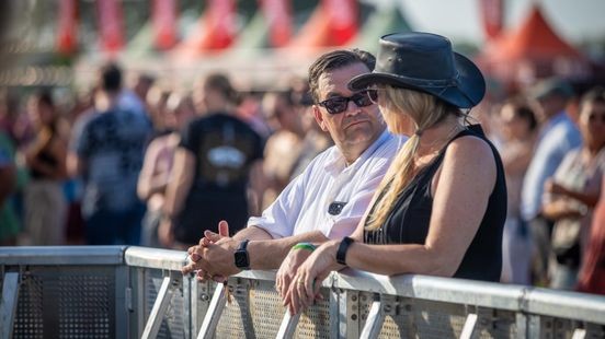 College Weert slaat kritiek in de wind en laat weer VIP-tickets Bospop vergoeden
