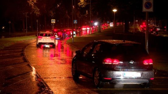 Groep samengeschoolde auto's in Maastricht zorgt voor overlast