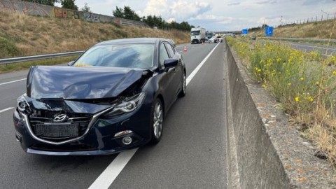 Meerdere ongelukken op Limburgse snelwegen: auto slaat over de kop