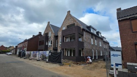 Stroomaansluiting nieuwe appartementen ontbreekt: pech voor bewoners