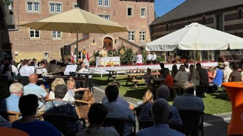 Zondag in het Zuiden: fanfarejubileum in Reijmerstok, dikke jassen in Geleen