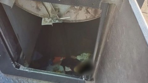 Slapende man in kledingcontainer Venlo: 'Levensgevaarlijk'