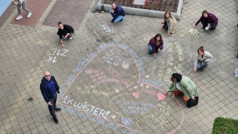 Stoepkrijtactie tegen suïcide in Limburg